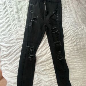 shein Jeggings, black and a ripped belt loop